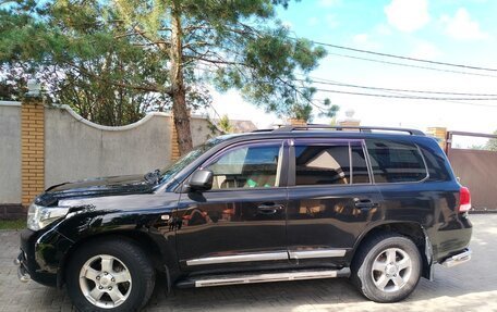 Toyota Land Cruiser 200, 2010 год, 2 850 000 рублей, 2 фотография