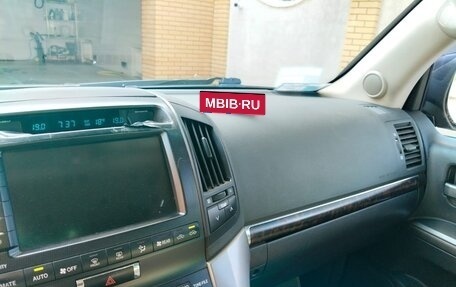 Toyota Land Cruiser 200, 2010 год, 2 850 000 рублей, 5 фотография