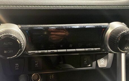 Toyota RAV4, 2025 год, 4 450 000 рублей, 11 фотография