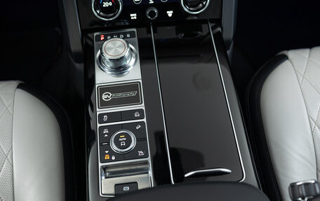 Land Rover Range Rover IV рестайлинг, 2019 год, 9 990 000 рублей, 18 фотография