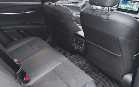 Toyota Camry, 2024 год, 4 299 000 рублей, 12 фотография