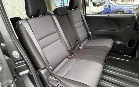 Nissan Serena IV, 2021 год, 1 600 000 рублей, 26 фотография