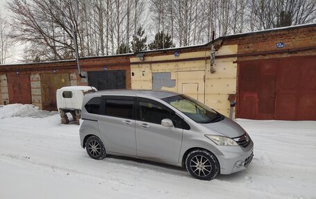 Honda Freed I, 2012 год, 1 350 000 рублей, 1 фотография