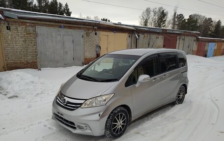Honda Freed I, 2012 год, 1 350 000 рублей, 2 фотография