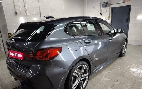 BMW 1 серия, 2019 год, 2 700 000 рублей, 4 фотография