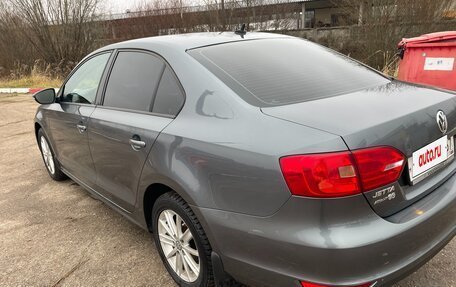 Volkswagen Jetta VI, 2012 год, 990 000 рублей, 3 фотография