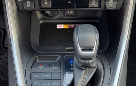 Toyota RAV4, 2025 год, 4 300 000 рублей, 9 фотография