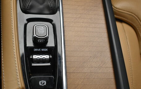 Volvo XC90 II рестайлинг, 2018 год, 4 290 000 рублей, 26 фотография