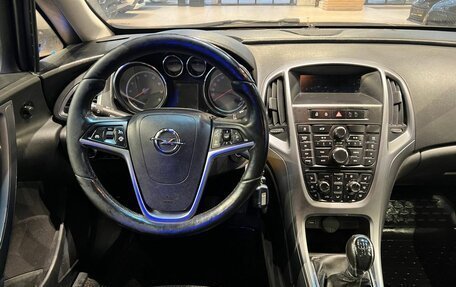 Opel Astra J, 2013 год, 650 000 рублей, 17 фотография