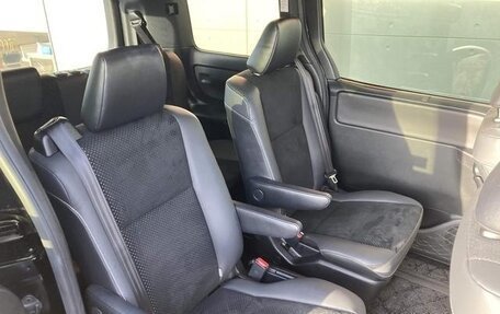 Toyota Voxy III, 2020 год, 1 975 001 рублей, 15 фотография