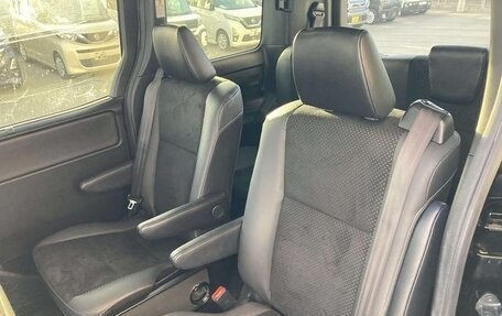 Toyota Voxy III, 2020 год, 1 975 001 рублей, 17 фотография