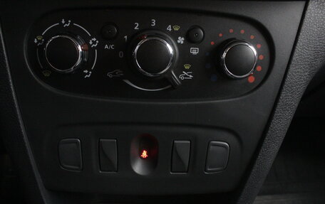 Renault Logan II, 2020 год, 1 295 000 рублей, 13 фотография