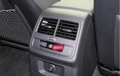 Audi A4, 2021 год, 1 780 000 рублей, 30 фотография