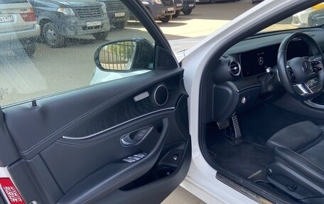 Mercedes-Benz E-Класс, 2022 год, 5 230 000 рублей, 5 фотография