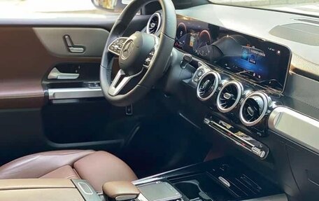 Mercedes-Benz GLB, 2022 год, 2 200 000 рублей, 8 фотография