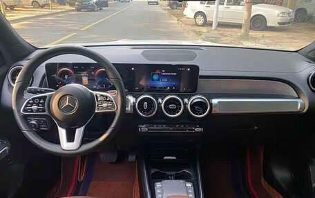 Mercedes-Benz GLB, 2022 год, 2 200 000 рублей, 11 фотография