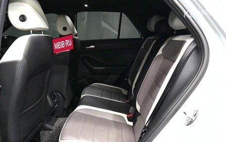 Volkswagen T-Roc I, 2022 год, 2 400 010 рублей, 10 фотография