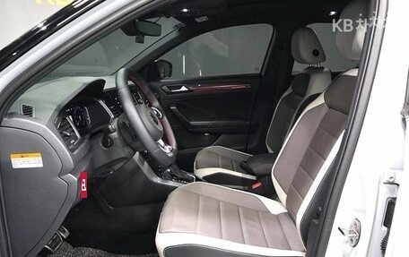 Volkswagen T-Roc I, 2022 год, 2 400 010 рублей, 9 фотография