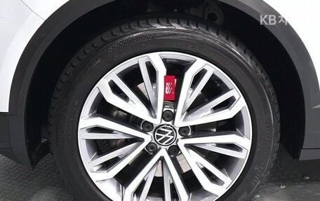 Volkswagen T-Roc I, 2022 год, 2 400 010 рублей, 20 фотография