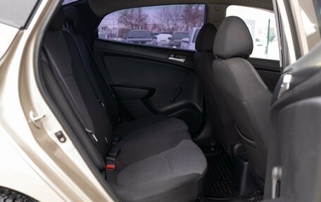 Hyundai Solaris II рестайлинг, 2011 год, 650 000 рублей, 17 фотография