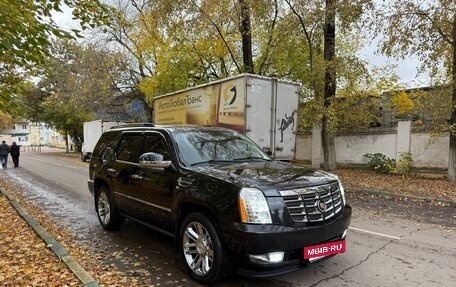 Cadillac Escalade III, 2011 год, 1 800 000 рублей, 3 фотография