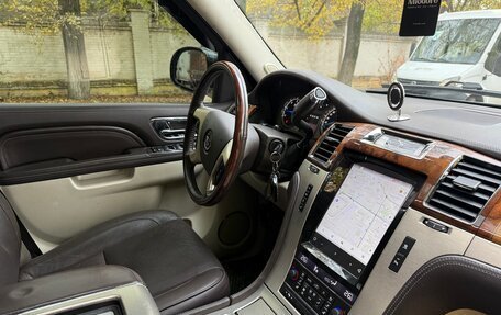 Cadillac Escalade III, 2011 год, 1 800 000 рублей, 11 фотография