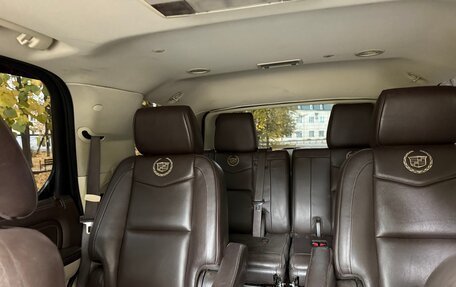 Cadillac Escalade III, 2011 год, 1 800 000 рублей, 17 фотография