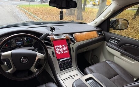 Cadillac Escalade III, 2011 год, 1 800 000 рублей, 13 фотография