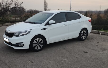 KIA Rio III рестайлинг, 2015 год, 817 000 рублей, 2 фотография