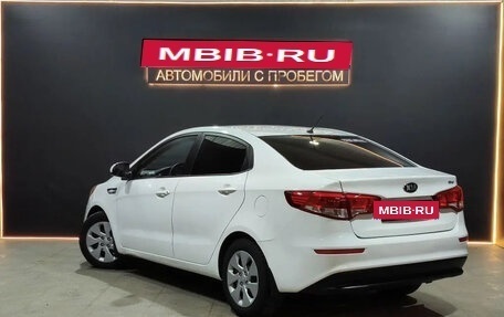 KIA Rio III рестайлинг, 2015 год, 800 000 рублей, 2 фотография