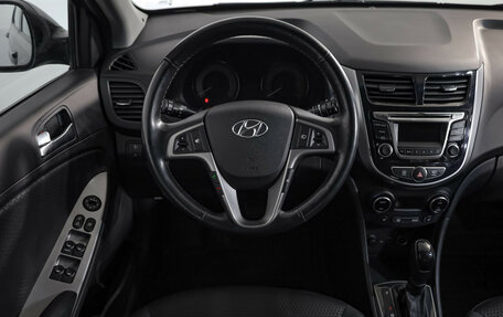 Hyundai Solaris II рестайлинг, 2015 год, 949 000 рублей, 9 фотография