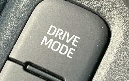 Toyota Yaris Cross, 2021 год, 1 608 000 рублей, 32 фотография