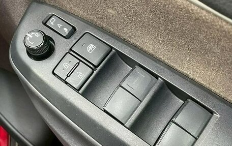 Toyota Yaris Cross, 2021 год, 1 608 000 рублей, 40 фотография