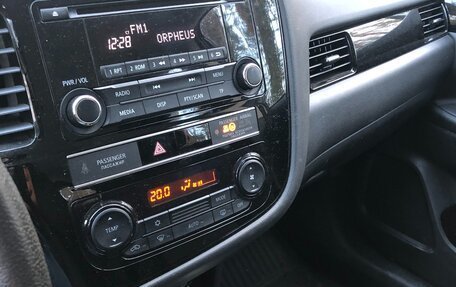 Mitsubishi Outlander III рестайлинг 3, 2020 год, 2 500 000 рублей, 2 фотография