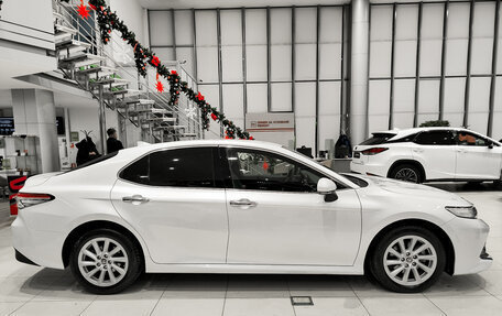 Toyota Camry, 2019 год, 3 050 000 рублей, 4 фотография