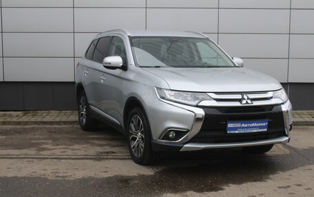 Mitsubishi Outlander III рестайлинг 3, 2017 год, 1 974 000 рублей, 3 фотография