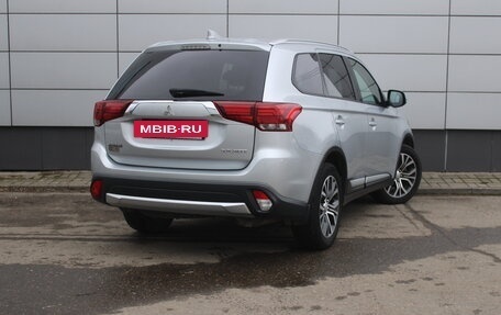 Mitsubishi Outlander III рестайлинг 3, 2017 год, 1 974 000 рублей, 6 фотография