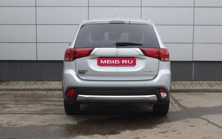 Mitsubishi Outlander III рестайлинг 3, 2017 год, 1 974 000 рублей, 7 фотография