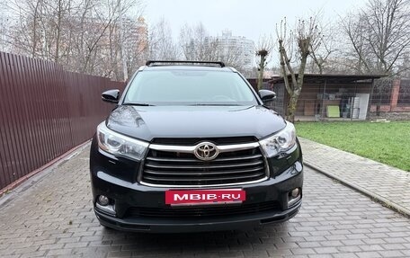 Toyota Highlander III, 2014 год, 2 770 000 рублей, 2 фотография