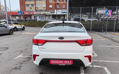 KIA Rio IV, 2018 год, 970 000 рублей, 4 фотография