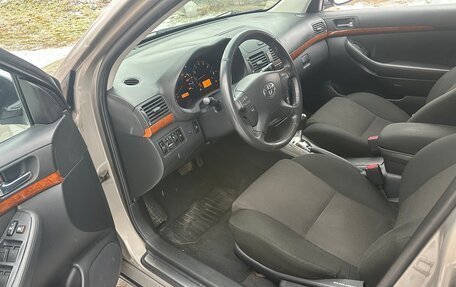 Toyota Avensis III рестайлинг, 2006 год, 850 000 рублей, 10 фотография