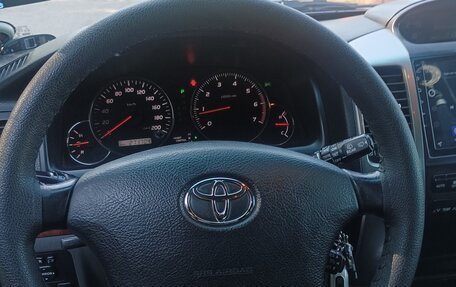 Toyota Land Cruiser Prado 120 рестайлинг, 2007 год, 2 000 000 рублей, 6 фотография