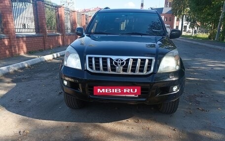 Toyota Land Cruiser Prado 120 рестайлинг, 2007 год, 2 000 000 рублей, 2 фотография