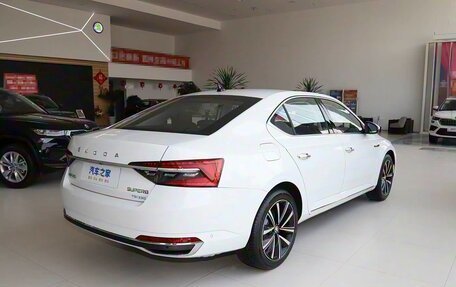 Skoda Superb, 2025 год, 2 450 000 рублей, 5 фотография