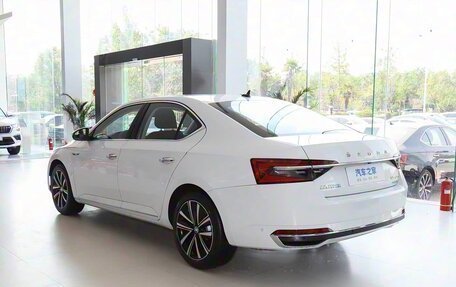 Skoda Superb, 2025 год, 2 450 000 рублей, 6 фотография