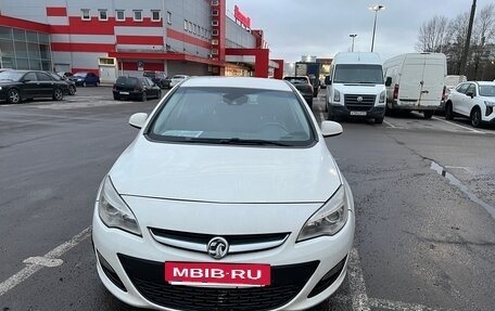 Opel Astra J, 2013 год, 670 000 рублей, 2 фотография