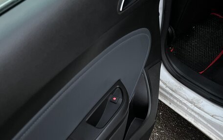 Opel Astra J, 2013 год, 670 000 рублей, 16 фотография