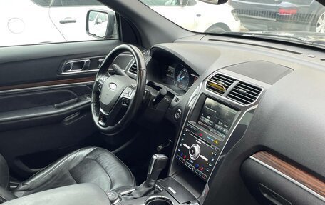 Ford Explorer VI, 2016 год, 2 259 000 рублей, 16 фотография