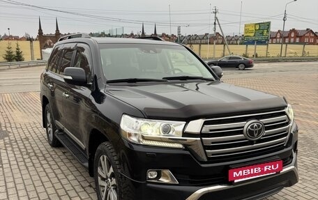 Toyota Land Cruiser 200, 2019 год, 7 900 000 рублей, 2 фотография
