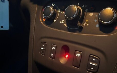 Renault Logan II, 2015 год, 495 000 рублей, 8 фотография